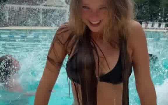 Julia Filippo Onlyfans LEak Video Shower Body In Pool